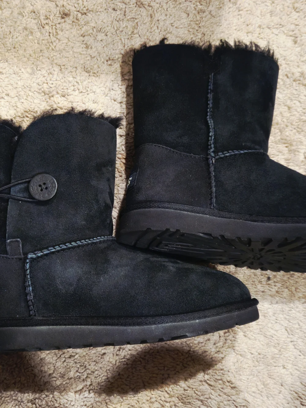 UGG selling pair